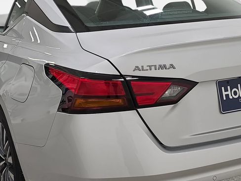 Used 2024 Nissan Altima 2.5 SV FWD image 33