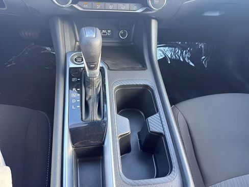 Used 2025 Nissan Sentra SV image 19