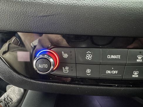 Used 2024 Buick Enclave Premium image 34