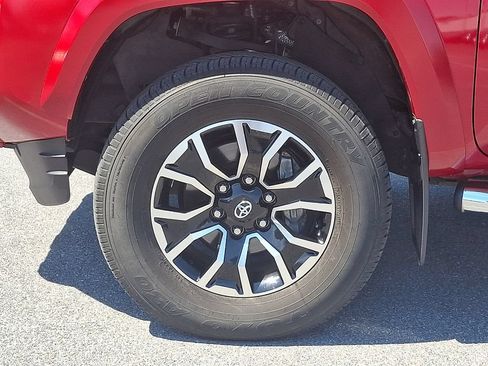 Certified 2023 Toyota Tacoma TRD Sport w/ Technology Package AWD/4WD image 8