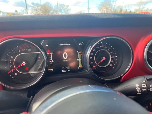 Used 2021 Jeep Wrangler Unlimited Rubicon w/ Cold Weather Group image 9