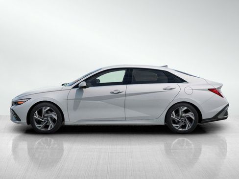 New 2026 Hyundai Elantra Limited image 4