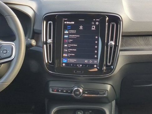 Used 2024 Volvo XC40 Recharge Plus w/ Protection Package Premier image 18