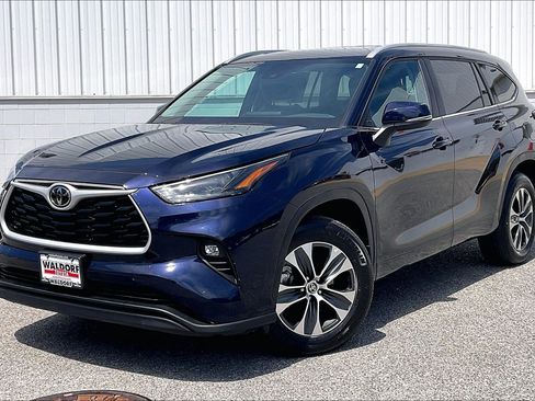 Used 2026 Toyota Highlander XLE AWD/4WD image 2