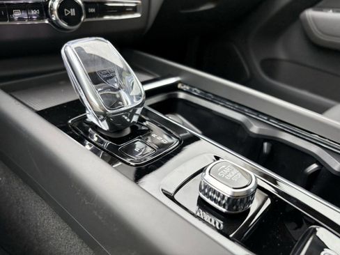 Used 2026 Volvo XC60 B5 Plus w/ Protection Package Premier image 18