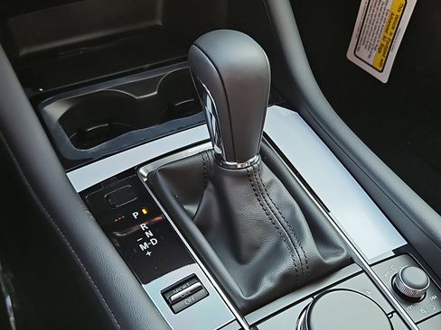 New 2026 MAZDA MAZDA3 Hatchback w/Premium Plus Pkg image 13
