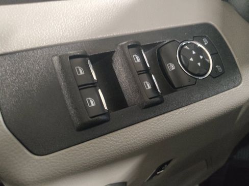 Used 2018 Ford F150 XLT AWD/4WD image 27
