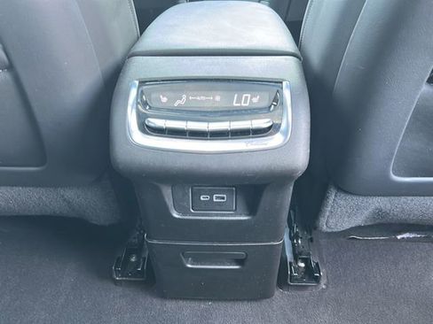 Used 2023 Cadillac XT6 Premium Luxury AWD/4WD image 25