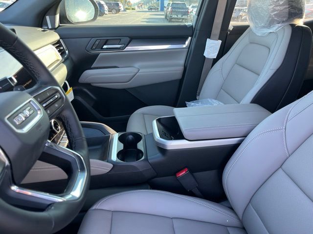 New 2027 GMC Terrain Elevation w/ Elevation Premium Package FWD image 9