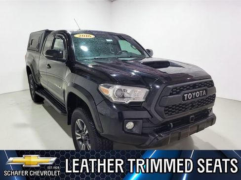 Used 2016 Toyota Tacoma TRD Sport w/ Towing Package image 7