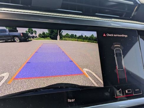 New 2025 Audi Q3 2.0T Premium image 14