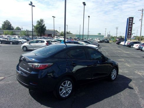 Used 2018 Toyota Yaris iA image 5