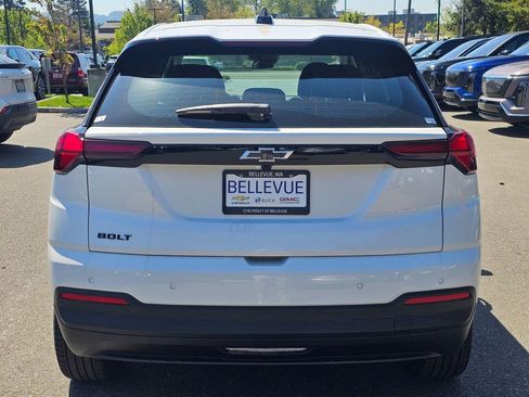 New 2027 Chevrolet Bolt LT w/ Comfort Package FWD image 4