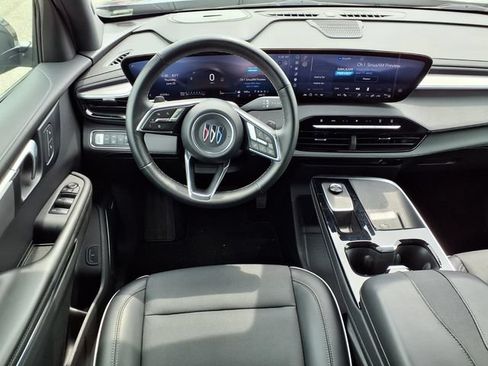 Used 2025 Buick Enclave Preferred AWD/4WD image 18