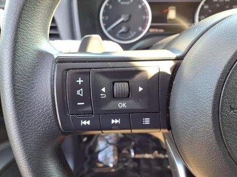 Used 2024 Nissan Rogue SV image 7