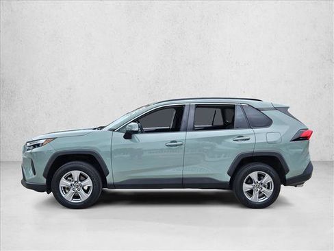 Used 2022 Toyota RAV4 XLE image 9
