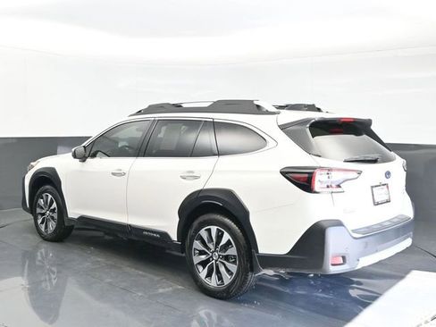 Used 2025 Subaru Outback Touring image 3
