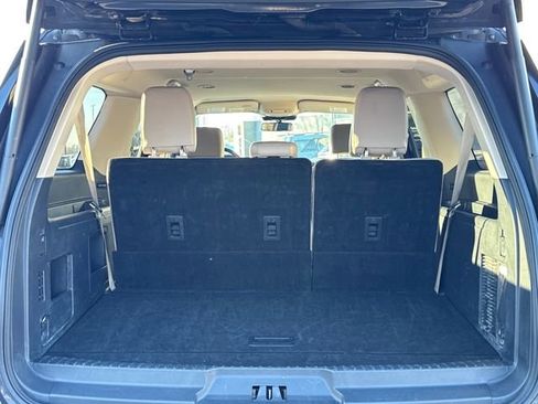 Used 2024 Ford Expedition Max XLT image 12