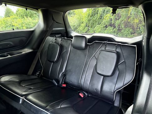 Used 2018 Chrysler Pacifica Limited w/ Advanced Safetytec Group FWD image 30
