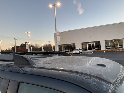 Used 2010 Ford Explorer Eddie Bauer image 4