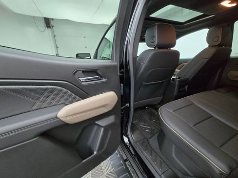 New 2026 GMC Canyon Denali w/ LPO, Denali Black Edition image 37