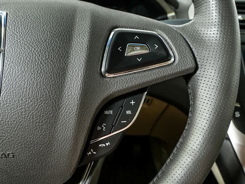 Used 2013 Lincoln MKZ FWD image 17