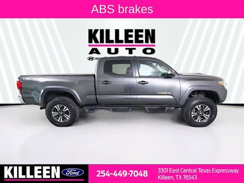 Used 2019 Toyota Tacoma TRD Sport image 9