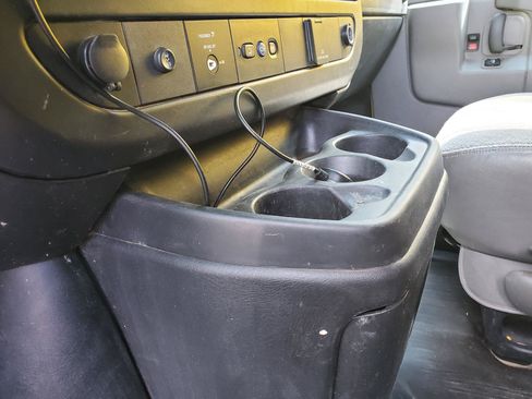 Used 2021 Chevrolet Express 2500 RWD image 27