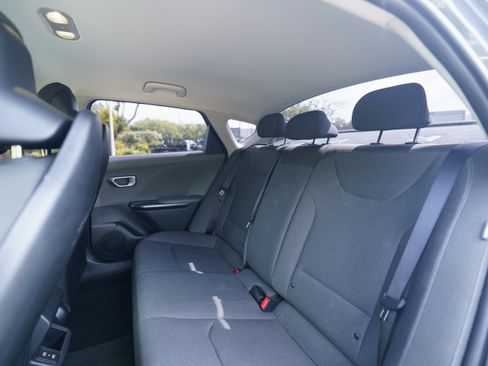 Used 2025 Kia K4 FWD image 9