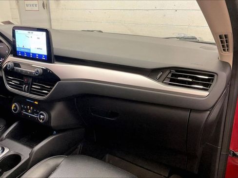 Used 2020 Ford Escape SEL image 11