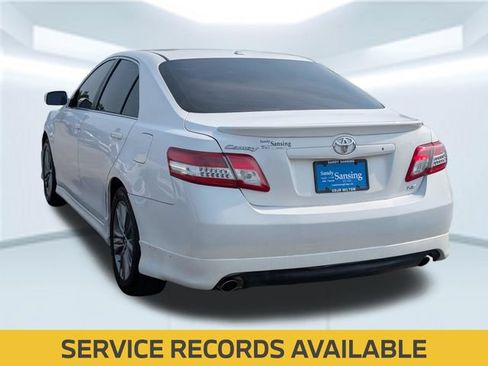 Used 2011 Toyota Camry SE FWD image 3