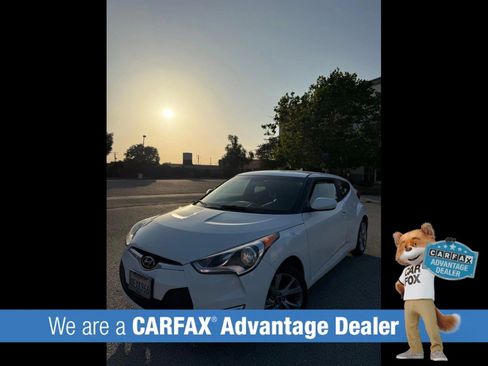 Used 2017 Hyundai Veloster FWD image 11