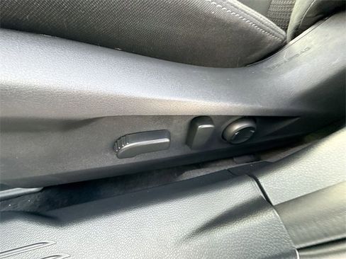 Used 2023 Subaru Outback Premium image 17