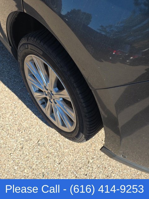 Used 2018 Ford Edge Titanium w/ Equipment Group 302A AWD/4WD image 6