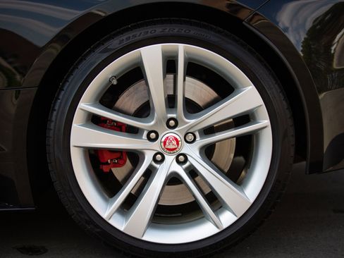 Used 2015 Jaguar F-TYPE S image 34