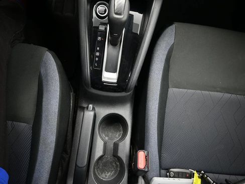 Used 2025 Nissan Versa SV FWD image 25