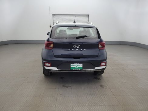 Used 2023 Hyundai Venue Limited w/ Cargo Package image 7