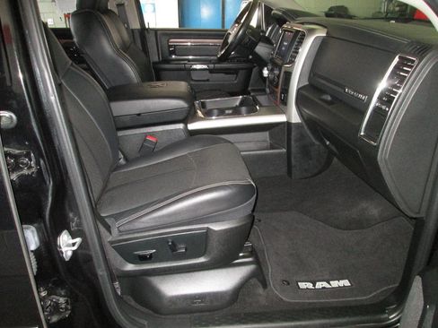 Used 2018 RAM 1500 Laramie w/ Convenience Group AWD/4WD image 4