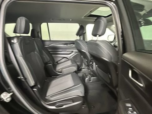 Used 2023 Jeep Grand Cherokee L Laredo AWD/4WD image 27