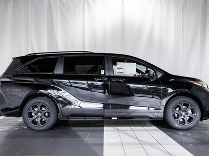 New 2026 Toyota Sienna XLE Woodland Edition