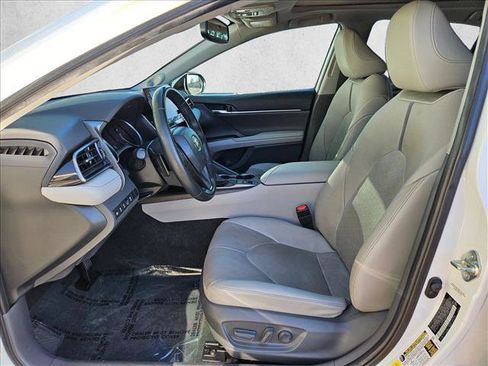 Used 2021 Toyota Camry XSE w/ Navigation Package image 21