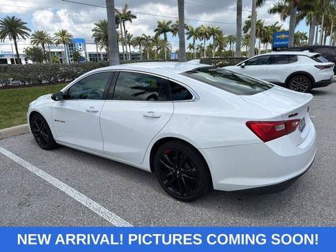 Used 2018 Chevrolet Malibu LT w/ Redline Edition FWD image 4
