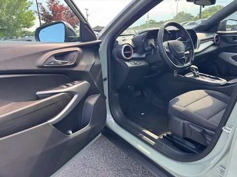 Used 2024 Chevrolet Trax RS w/ Driver Confidence Package FWD image 13