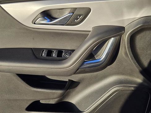 Used 2025 Chevrolet Blazer LT image 16