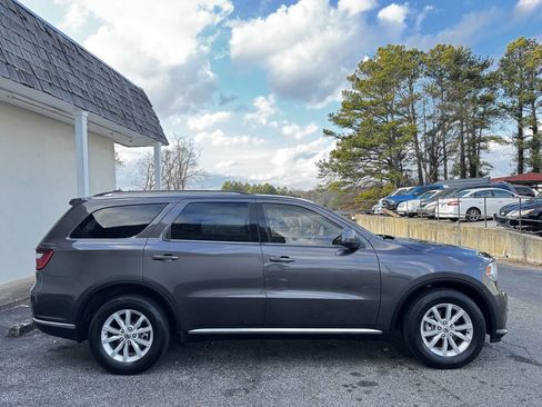 Used 2019 Dodge Durango SXT image 4