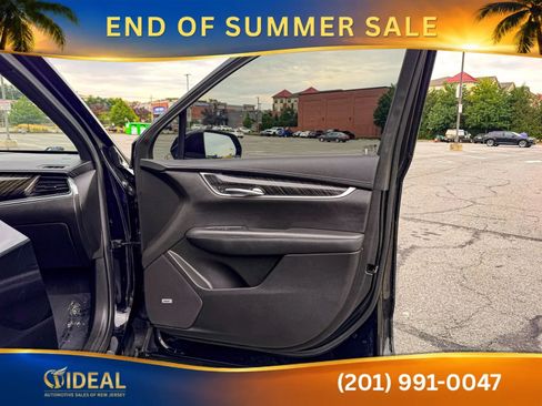 Used 2022 Cadillac XT6 Premium Luxury AWD/4WD image 13