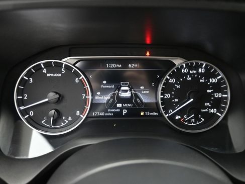 Used 2023 Nissan Rogue SV FWD image 4
