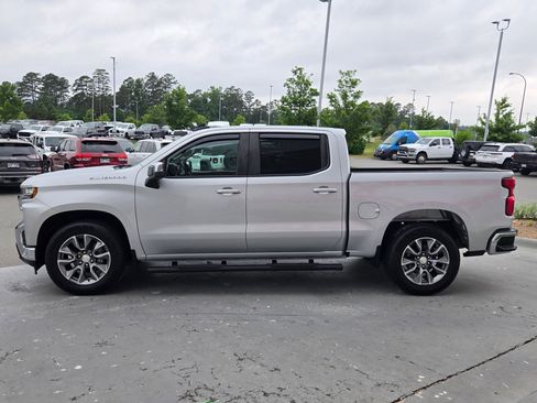 Used 2020 Chevrolet Silverado 1500 LT RWD image 4