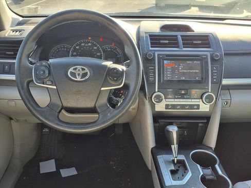 Used 2012 Toyota Camry LE image 5