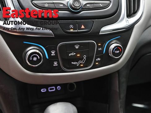 Used 2022 Chevrolet Equinox LT FWD image 19